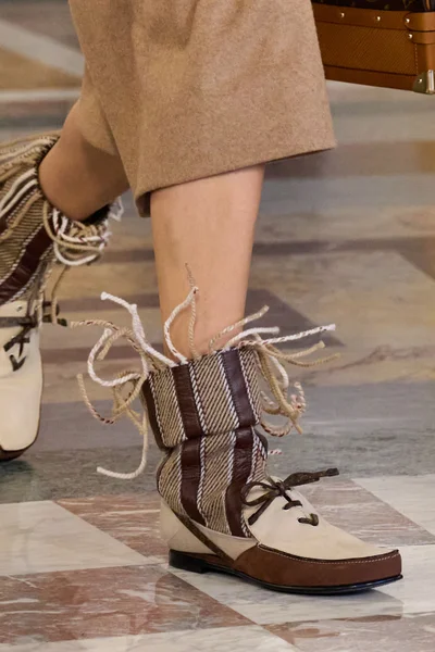 Look 63
